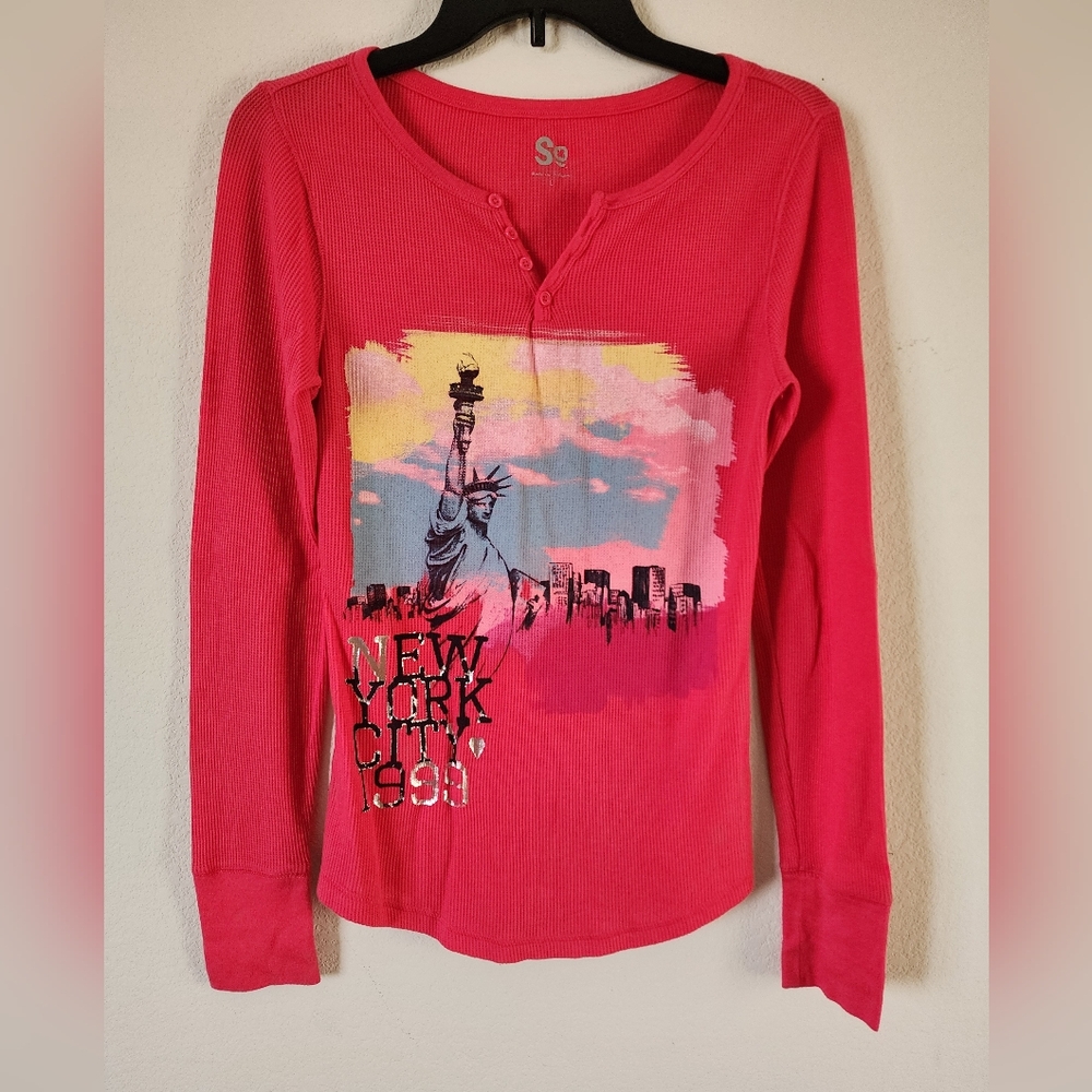 🎀 SO Junior's Pink New York City Graphic Long Sleeve Top Size Large 🎀